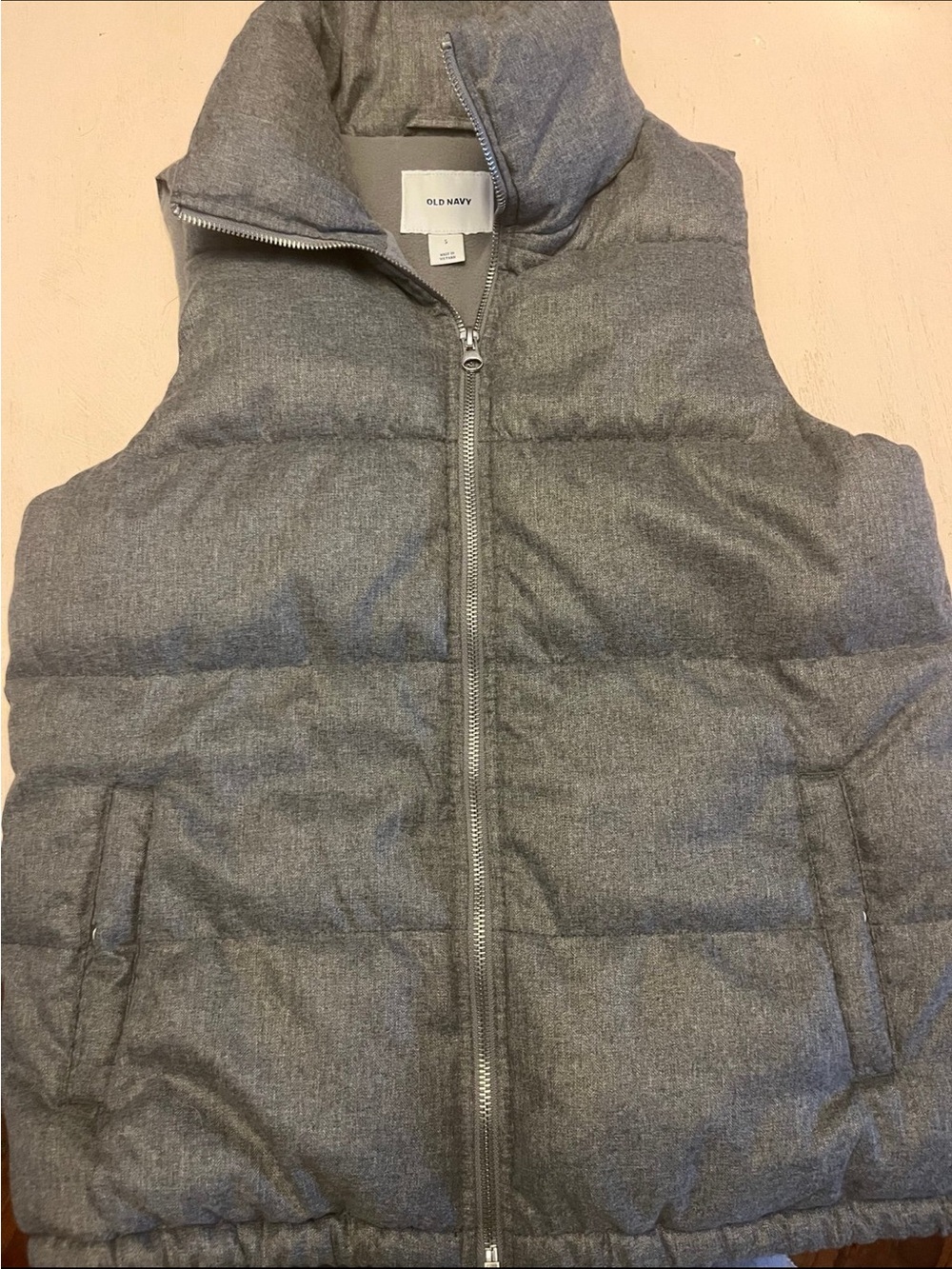 Old Navy Gray Quilted Puffer Vest